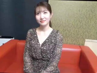 大学女孩被大鸡巴撑开屁股